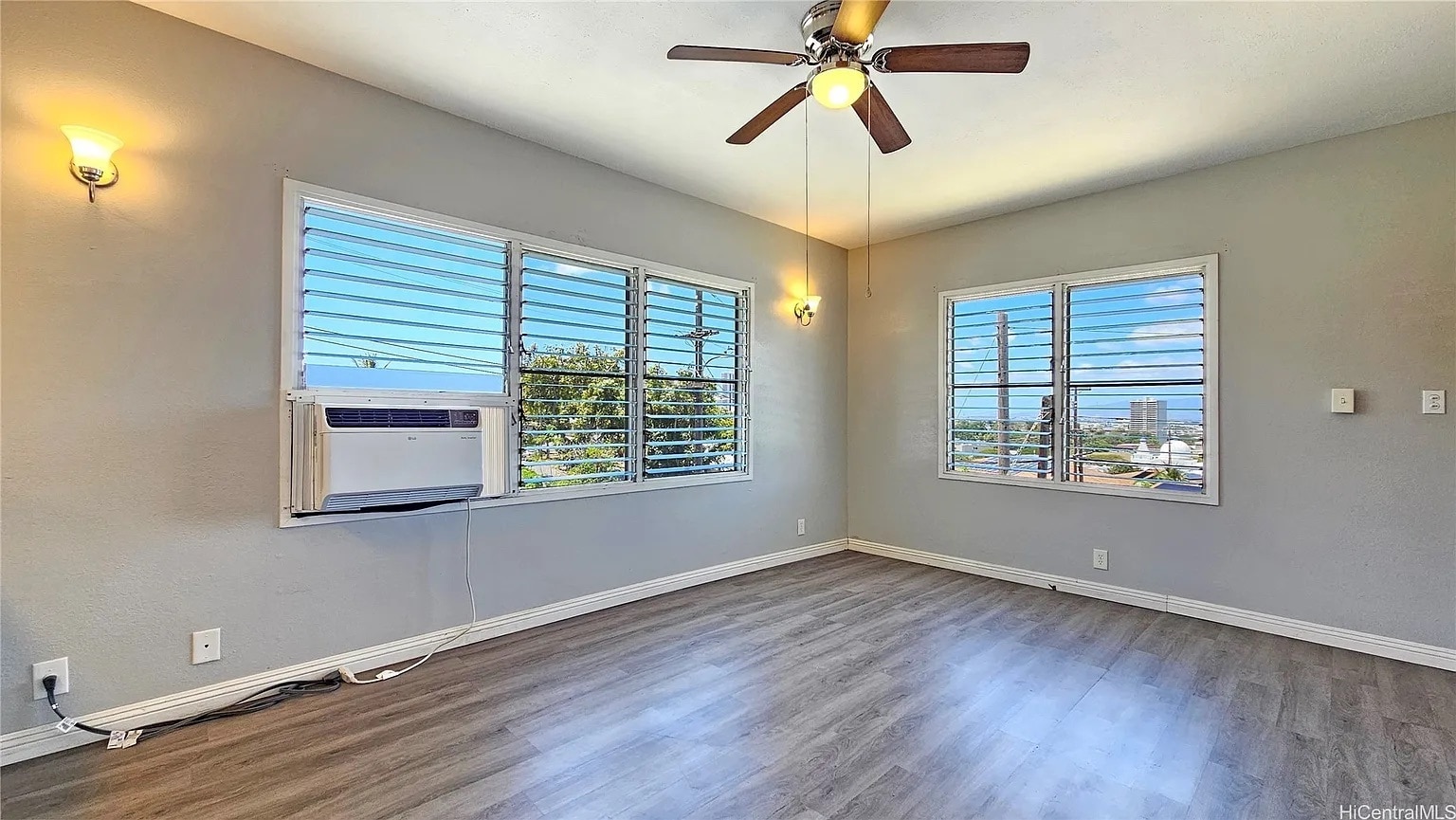 Building Photo - 1767 Puowaina Dr