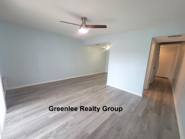 Building Photo - Don't miss this beautiful, peaceful, updat...