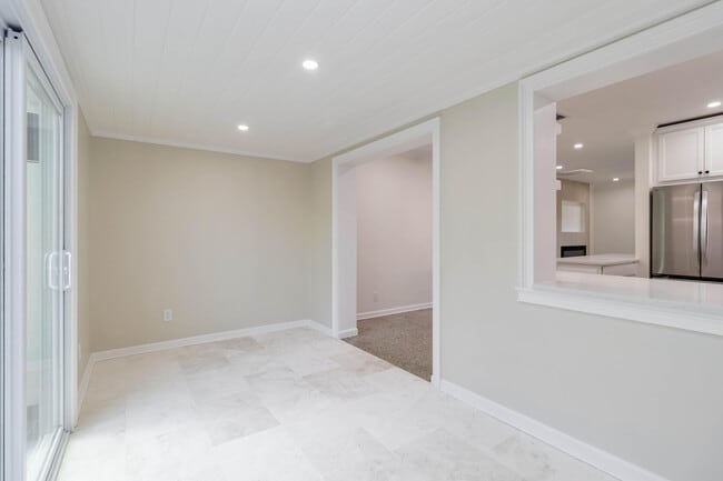 Building Photo - 431 52nd St