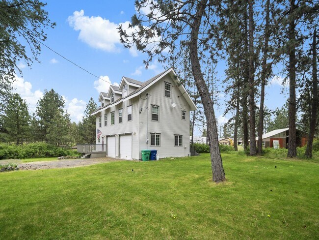 Building Photo - 5819 W Greenwood Rd