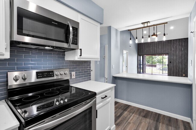 Building Photo - 205G Lakeview Terrace