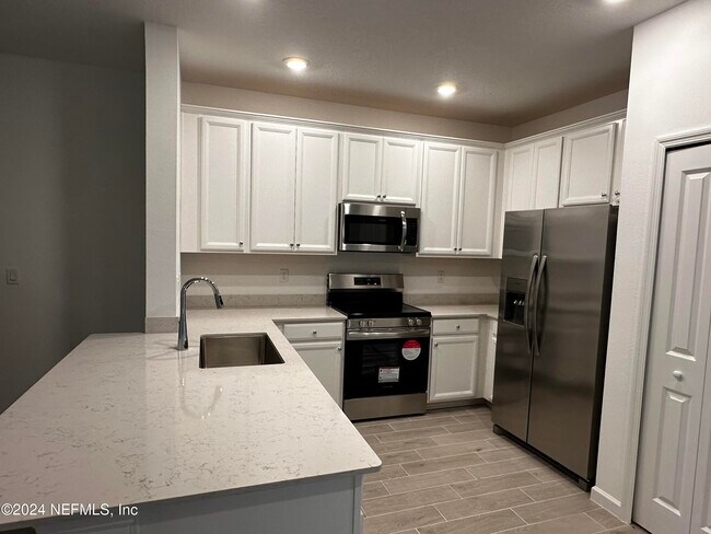 Building Photo - 1684 Pacifico Wy