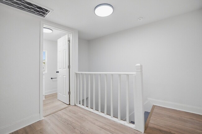 Building Photo - NEWLY REMODELED 4 BEDROOM COLONIAL HOME FOR RENT IN SUFFOLK!