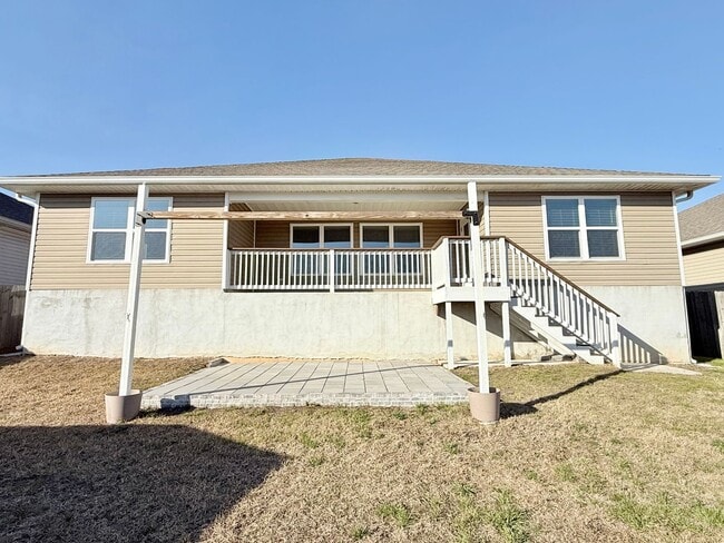 Building Photo - Spacious 4-Bedroom Home - Open Floor Plan