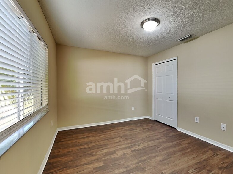 Building Photo - 3144 Summer House Dr