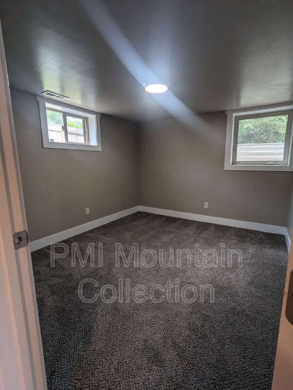 Building Photo - 249 S 400 E