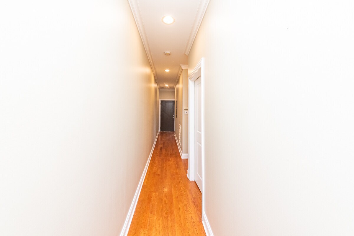 Hallway - 6217 S Kimbark Ave