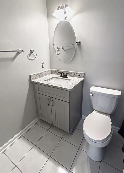 Building Photo - Room in Townhome on Bona Ct