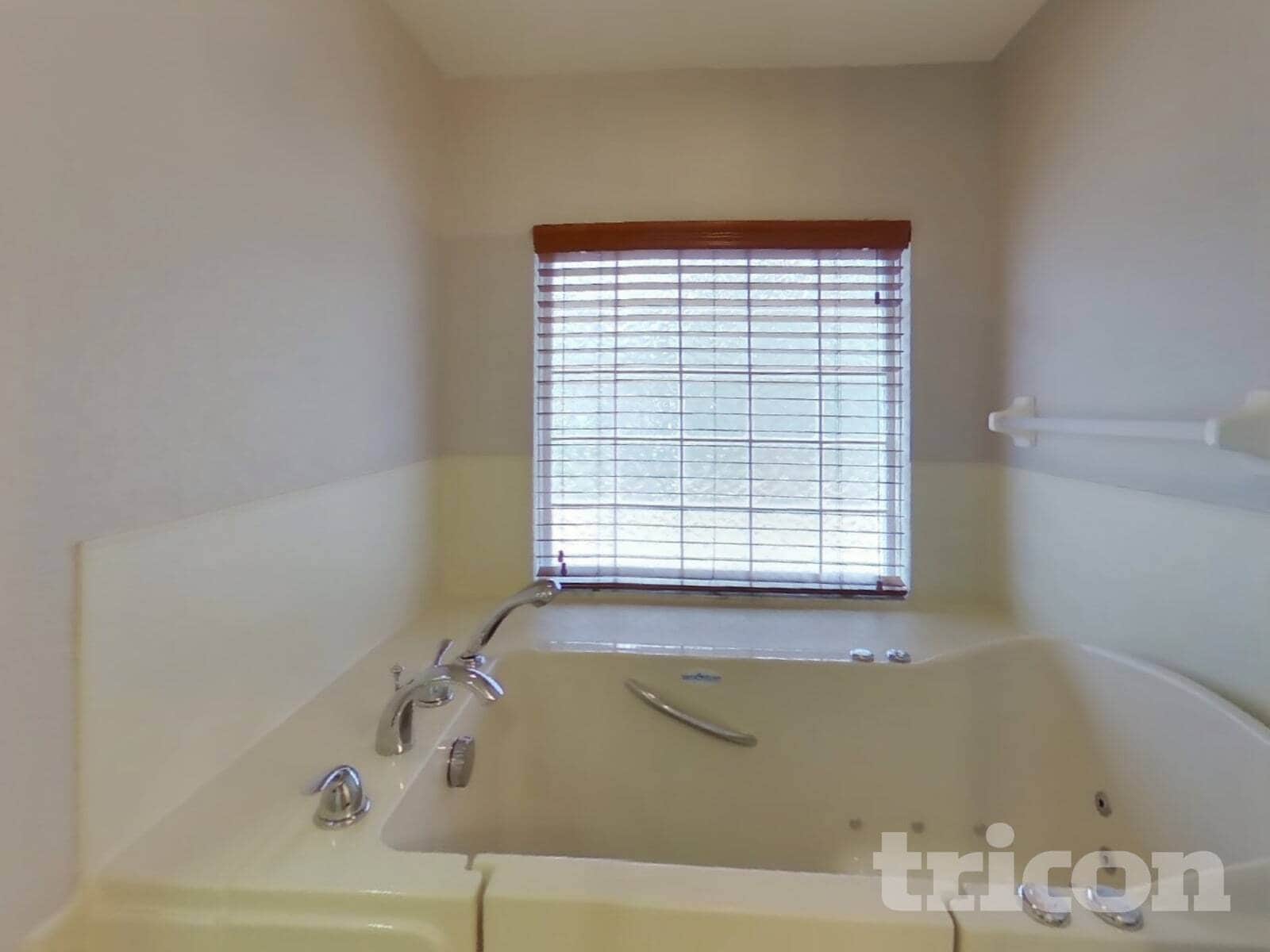 Building Photo - 39 Balsam St