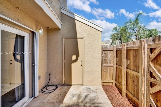 Building Photo - 2901 Dorchester Ln