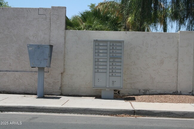 Building Photo - 2745 S Sean Dr