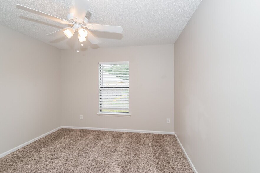 Building Photo - 14031 Ridgewick Dr