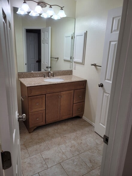 Basthroom - 1228 S Idalia St