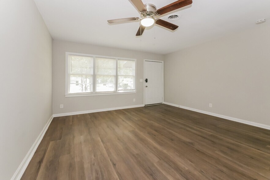 Building Photo - 4533 Sentry St