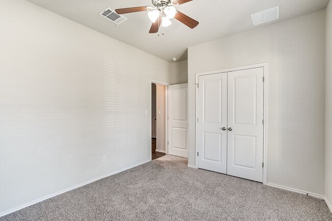 Building Photo - 3401 Pauling Loop