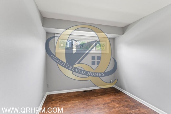 Building Photo - Available Now in Fenton!!!