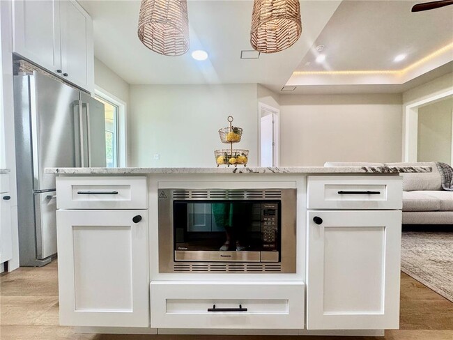 Building Photo - 56 Columbia Ln