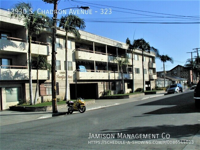 Building Photo - 13930 S Chadron Ave