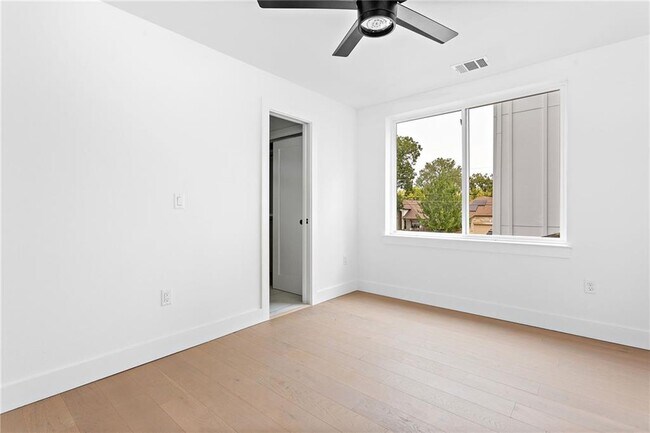 Building Photo - 2813 Prado St