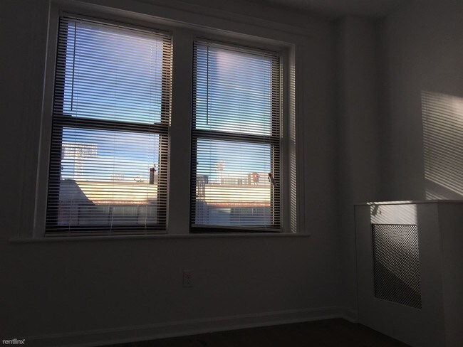 Building Photo - 2 br, 1 bath  - 19 Peterborough St Apt 17A