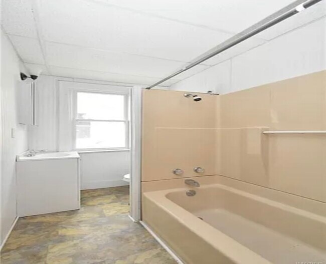 Building Photo - 28 Red Jacket Pky