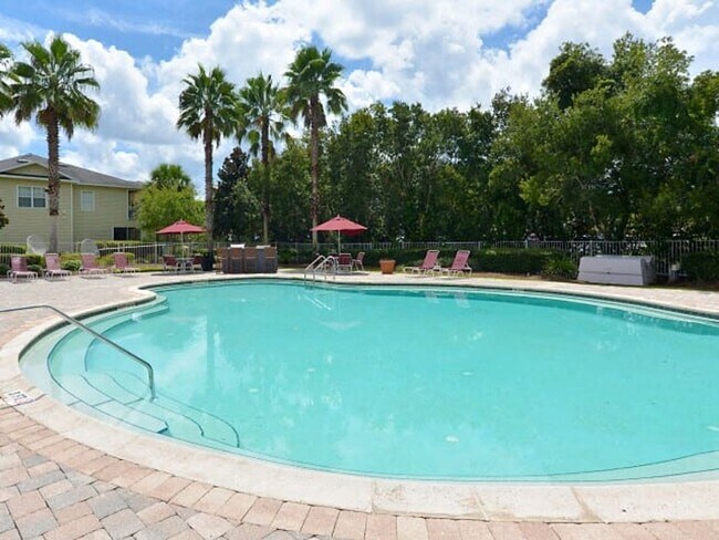 Building Photo - Charming Magnolia Place Townhome