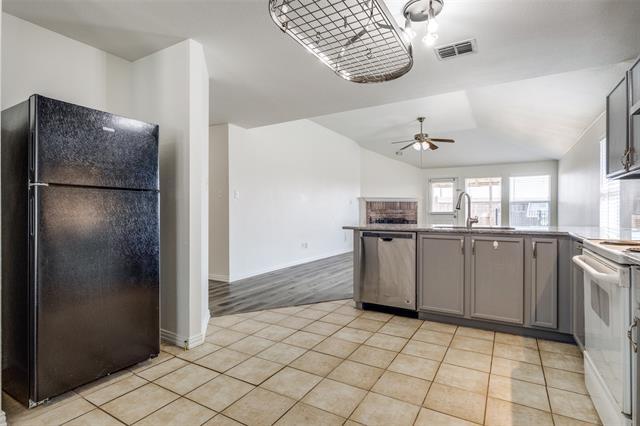 Building Photo - 1614 Pin Oak Trail