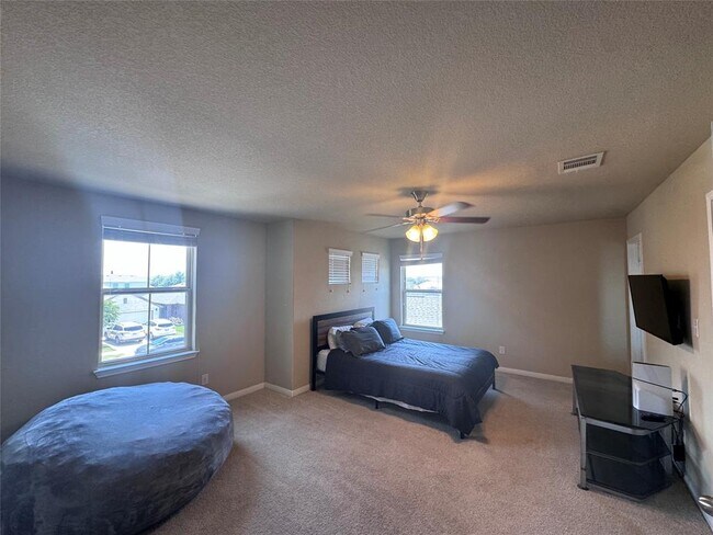 Building Photo - 321 Callahan Ln