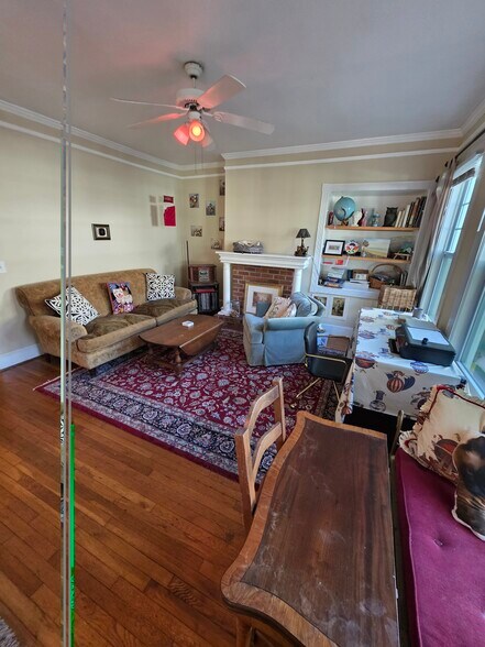 Building Photo - 965 Myrtle St NE