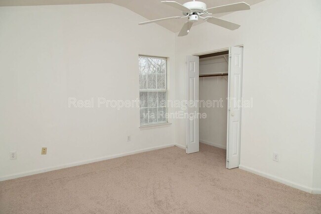 Building Photo - 3940 Horse Run Glen