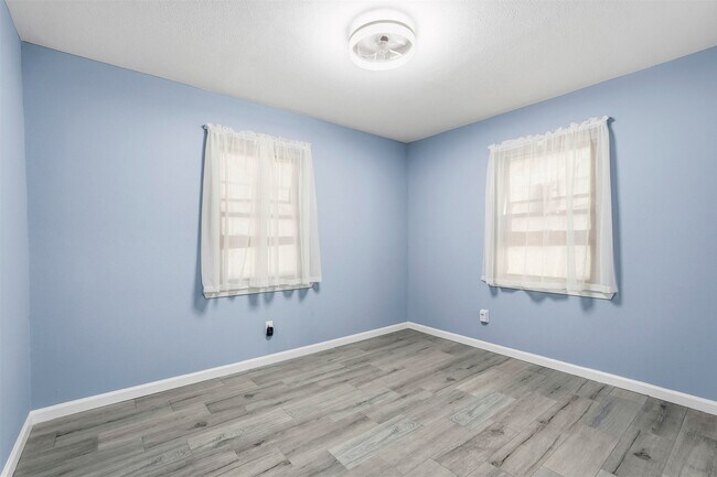 Building Photo - 3106 Madeley St