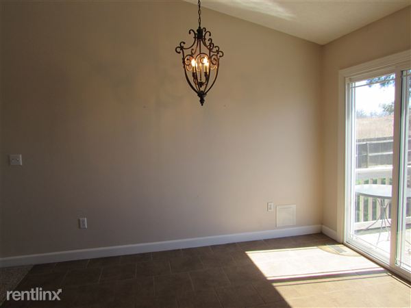 Building Photo - 18562 Laser Dr