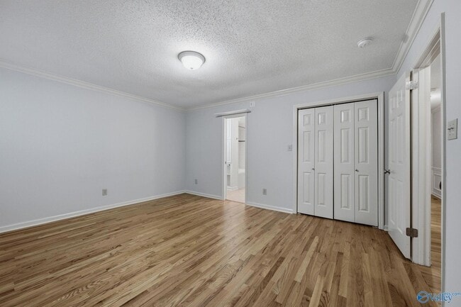 Building Photo - 815 Baylor Dr SE