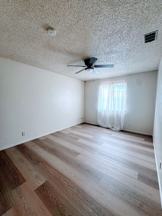 Building Photo - 5141 Bassett Way