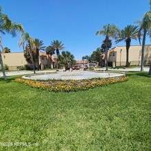 Building Photo - 3918 La Mirada Dr N
