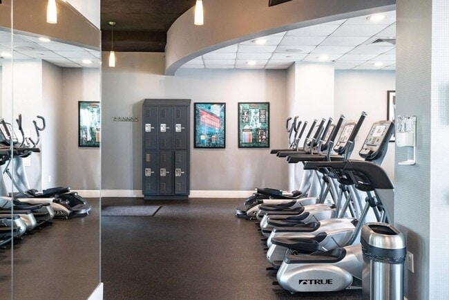 Building Photo - 943 Peachtree St NE