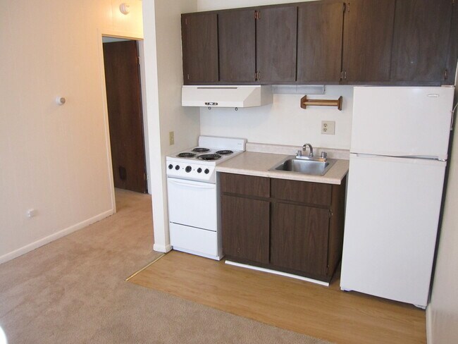 Interior Photo - 16 E. Gorham