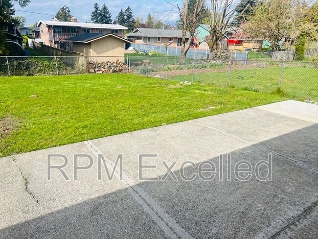 Building Photo - 3808 S 250th St