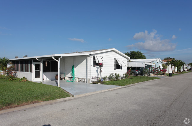 Building Photo - Palm Beach Colony