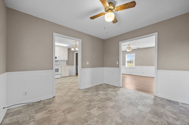 Building Photo - Lovely 3 bed 2 bath home located in Lillin...