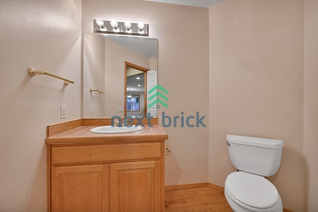 Building Photo - Spacious 4-Bedroom Retreat in Bothell with 2.5 Baths and 2454 Sq Ft of Comfort!