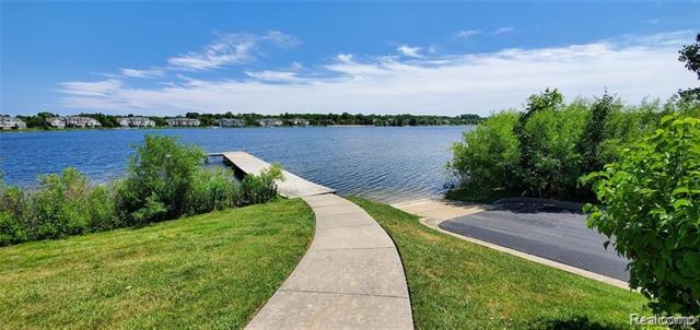 Building Photo - 26384 Island Lake Dr
