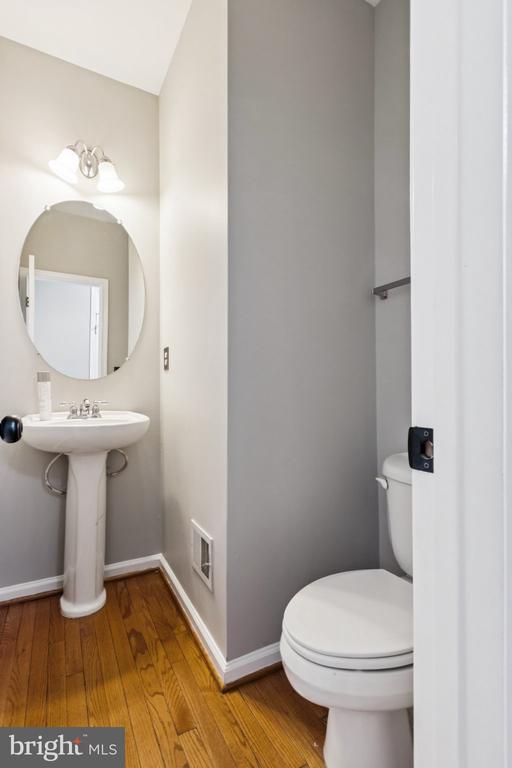 Building Photo - 120 Douglas Dr