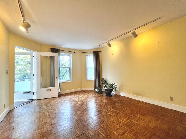 Building Photo - 10 Packard Ave