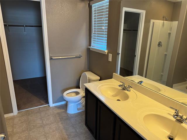 Building Photo - 805 Underhill Dr