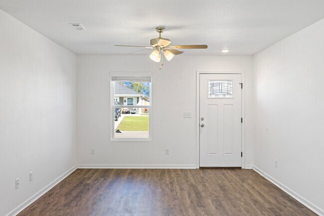 Building Photo - 523 Alex Jordan Dr.