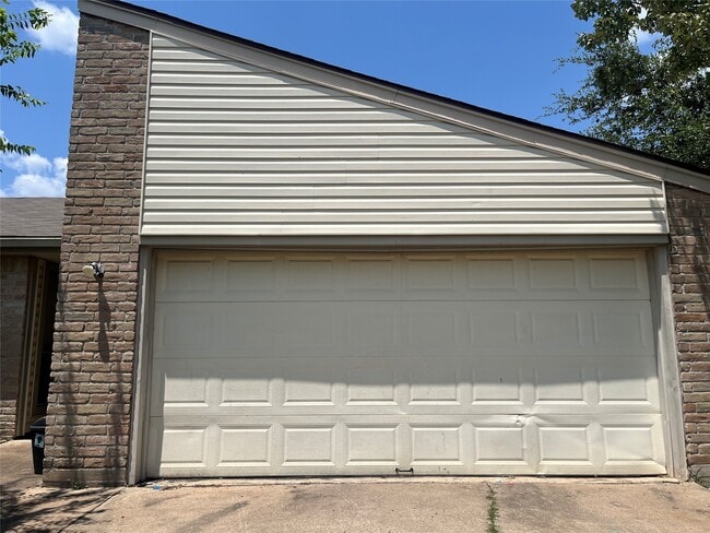 Building Photo - 12712 Sunset Dune Dr