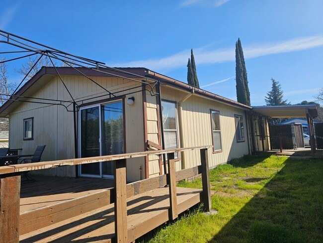 Building Photo - 13973applelane.is4lease.com