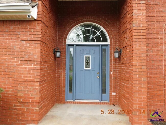Building Photo - 611 Links View Dr