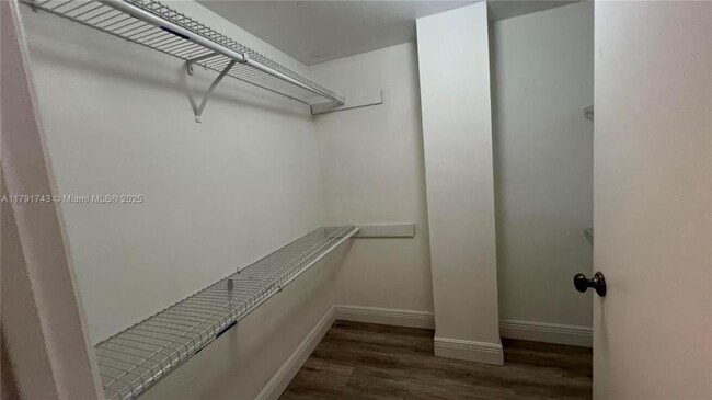 Building Photo - 2 bedroom in North miami Beach FL 33179